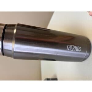 Thermos Stainless Steel Vacuum Insulated Bottle